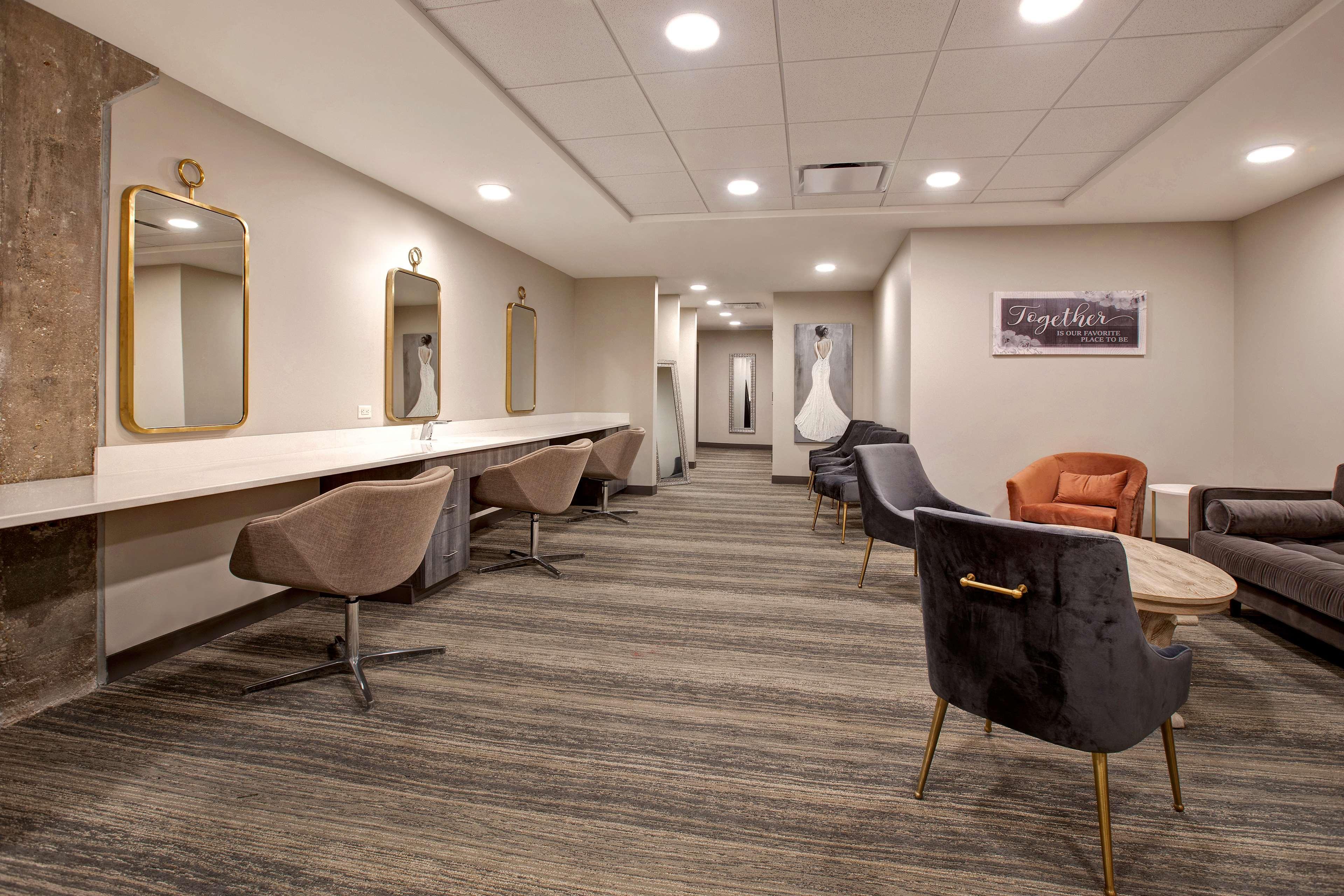 Embassy Suites By Hilton Rockford Riverfront Экстерьер фото