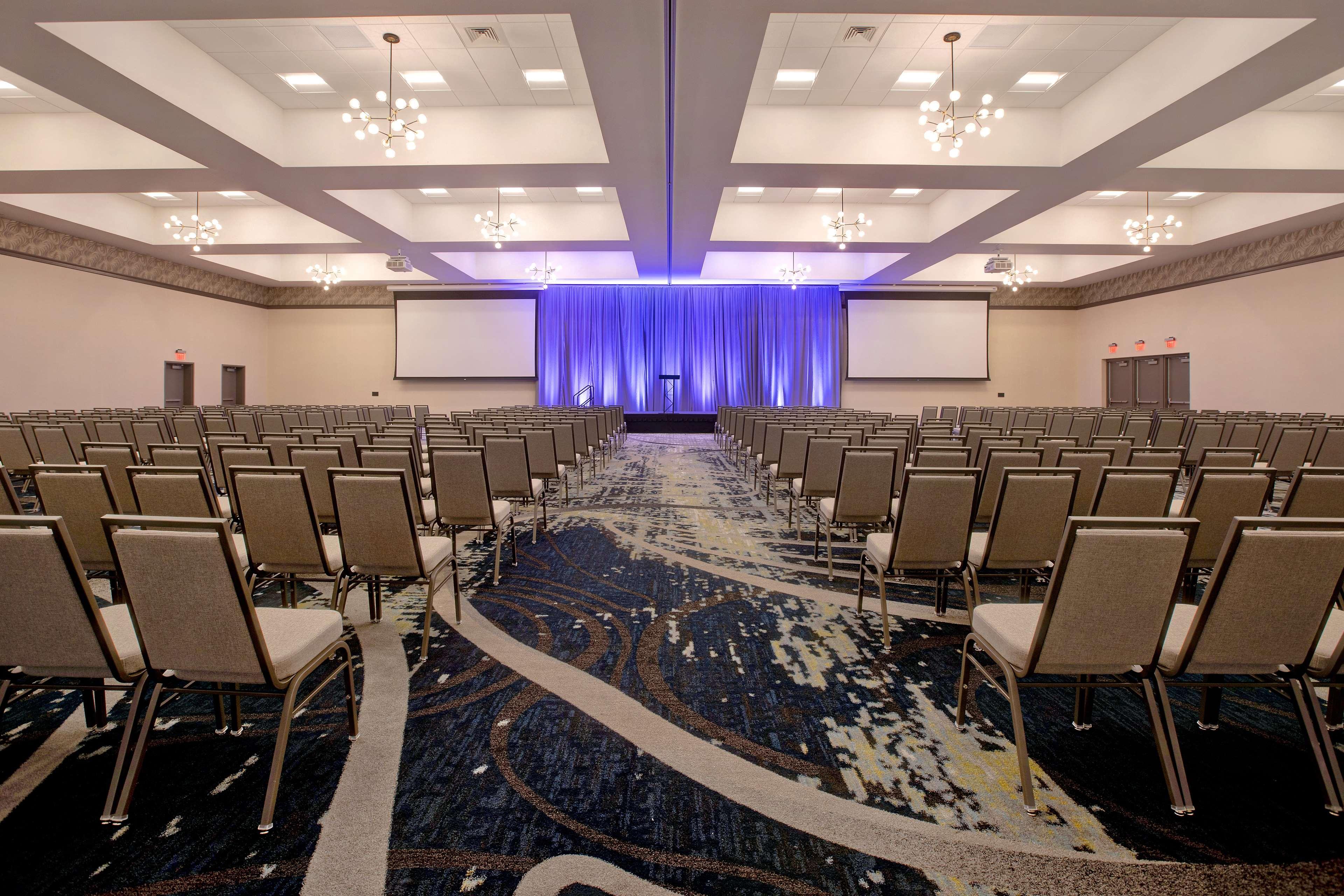 Embassy Suites By Hilton Rockford Riverfront Экстерьер фото
