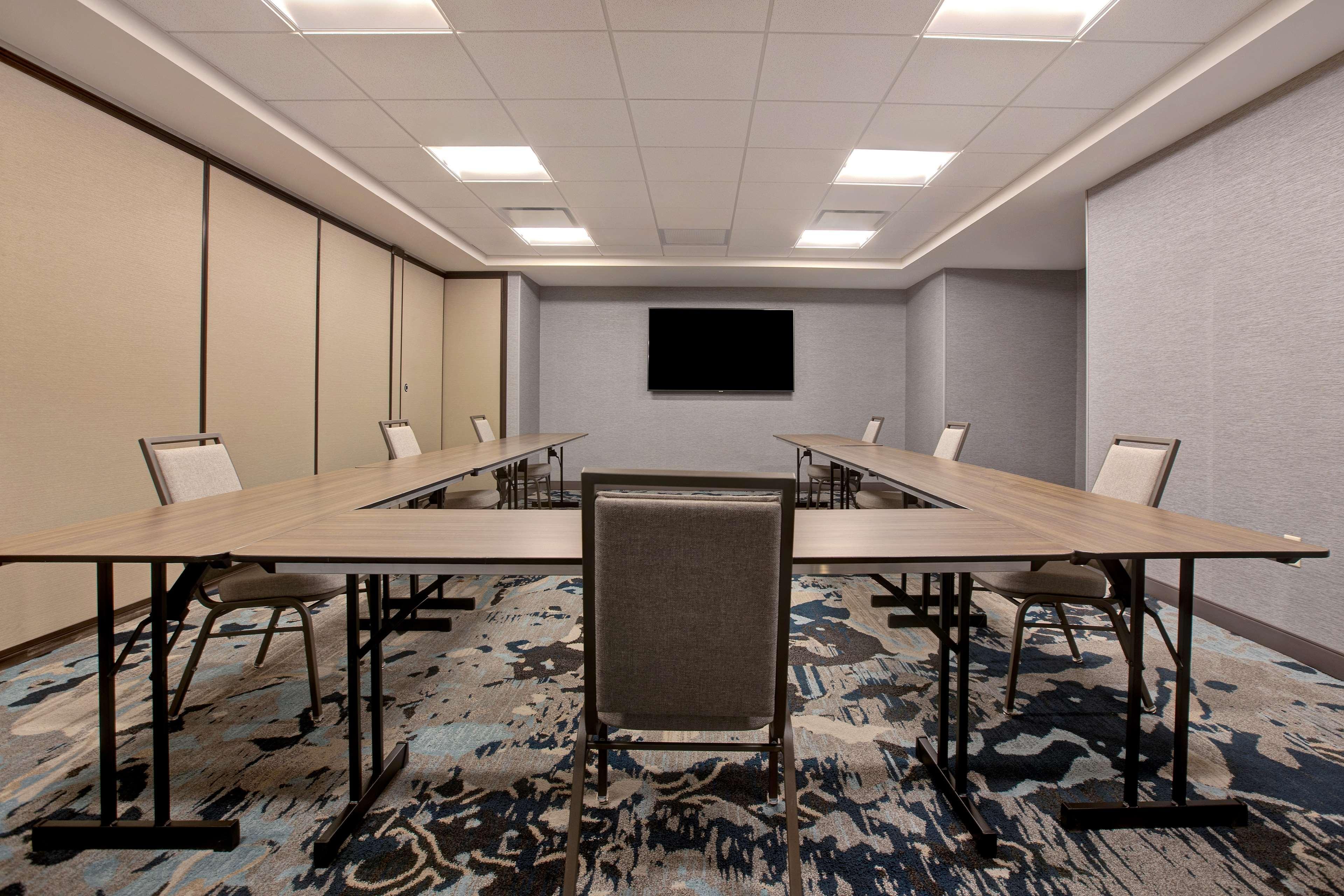 Embassy Suites By Hilton Rockford Riverfront Экстерьер фото