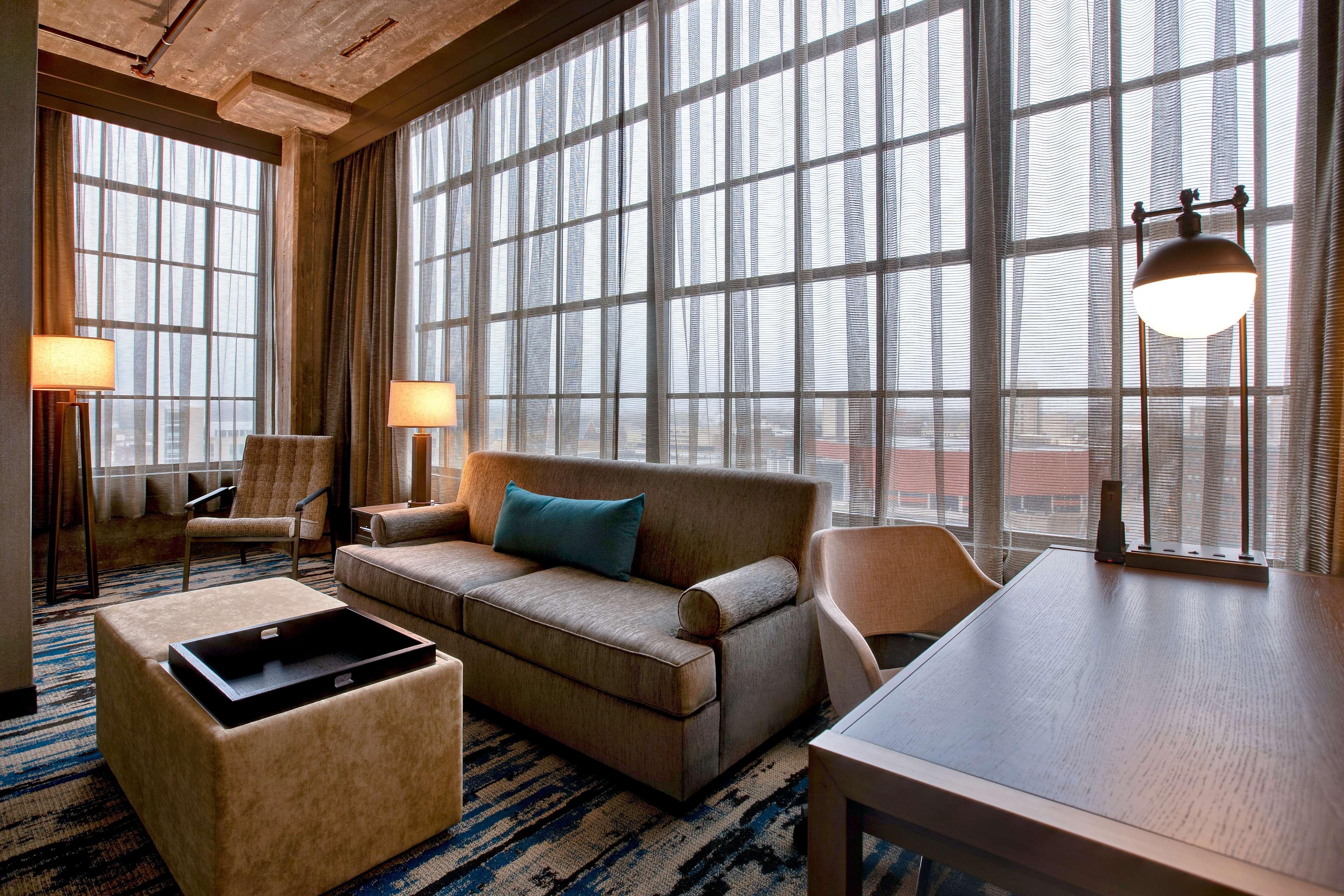 Embassy Suites By Hilton Rockford Riverfront Экстерьер фото
