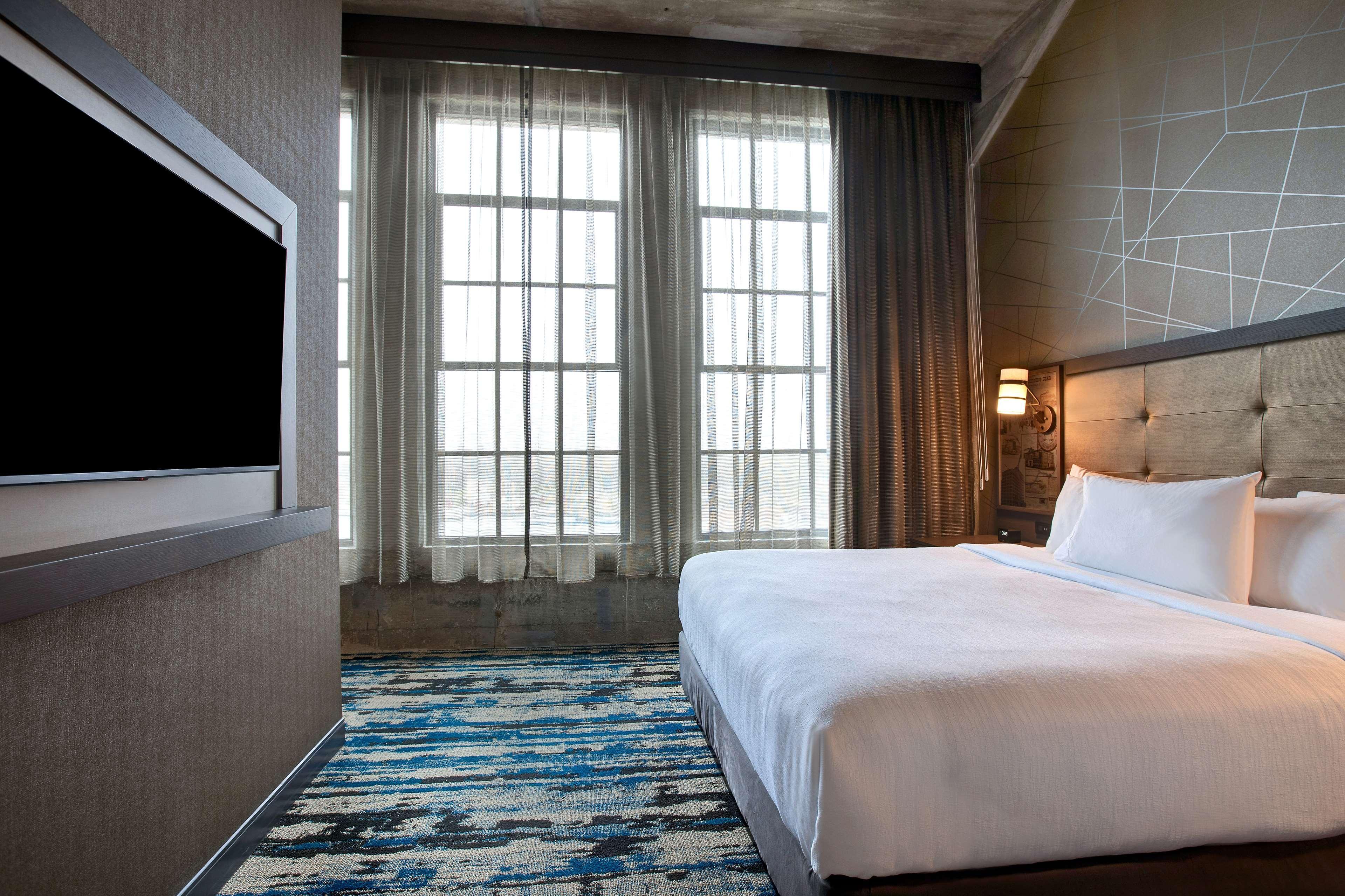Embassy Suites By Hilton Rockford Riverfront Экстерьер фото