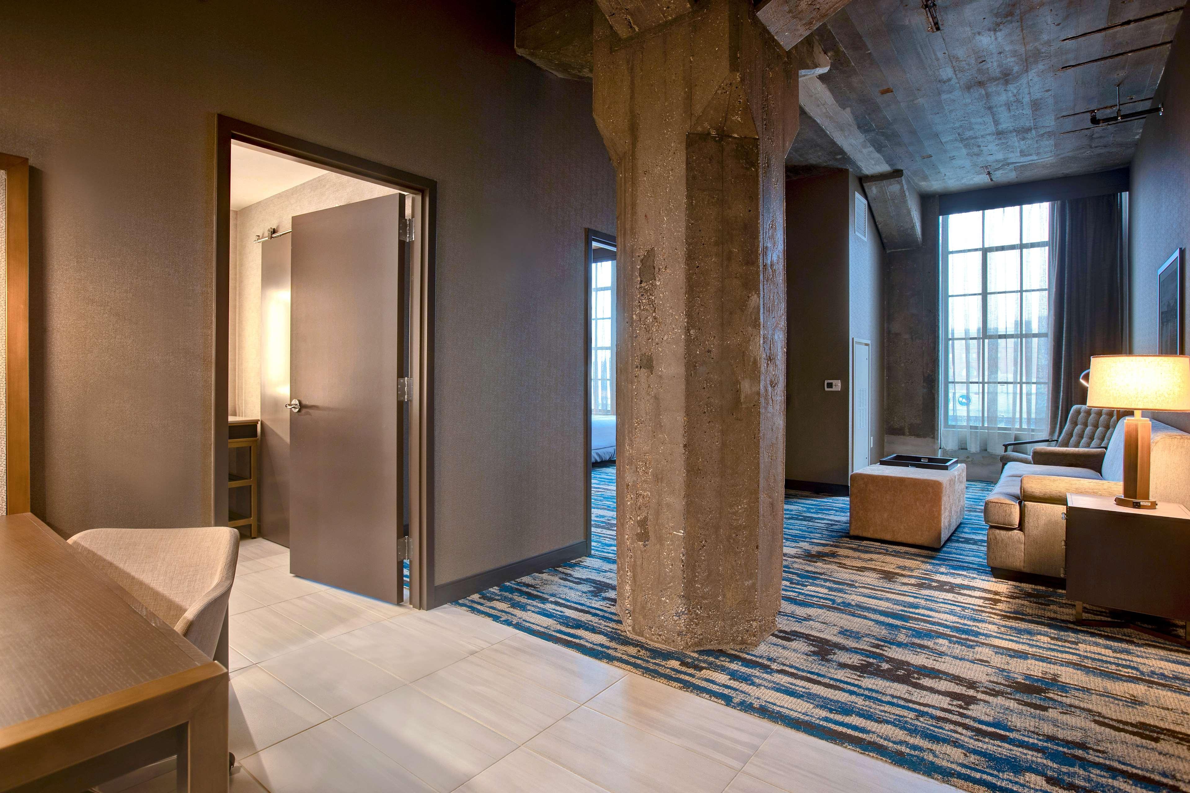 Embassy Suites By Hilton Rockford Riverfront Экстерьер фото