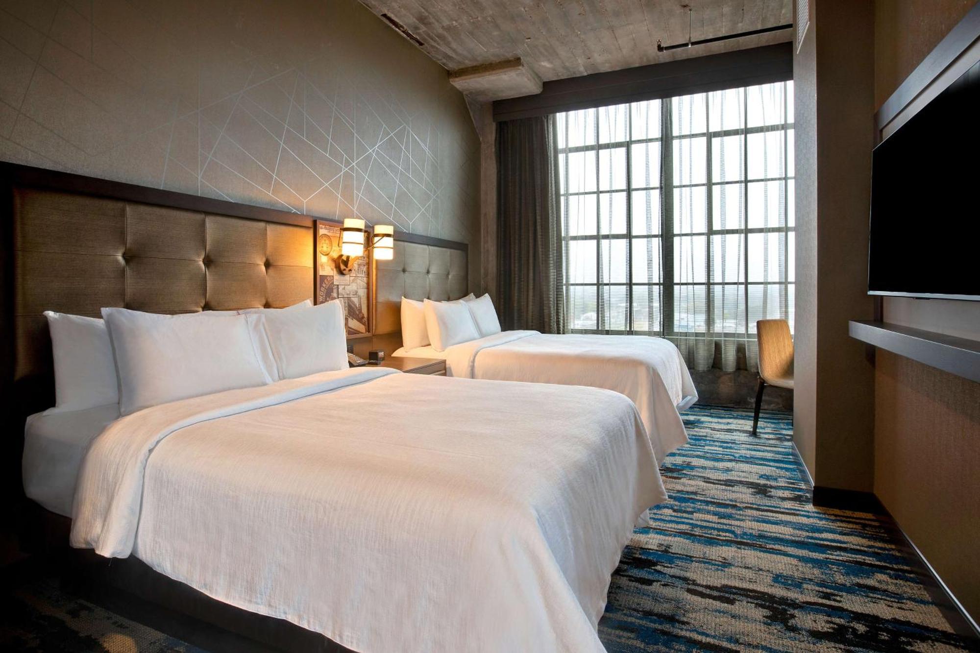 Embassy Suites By Hilton Rockford Riverfront Экстерьер фото