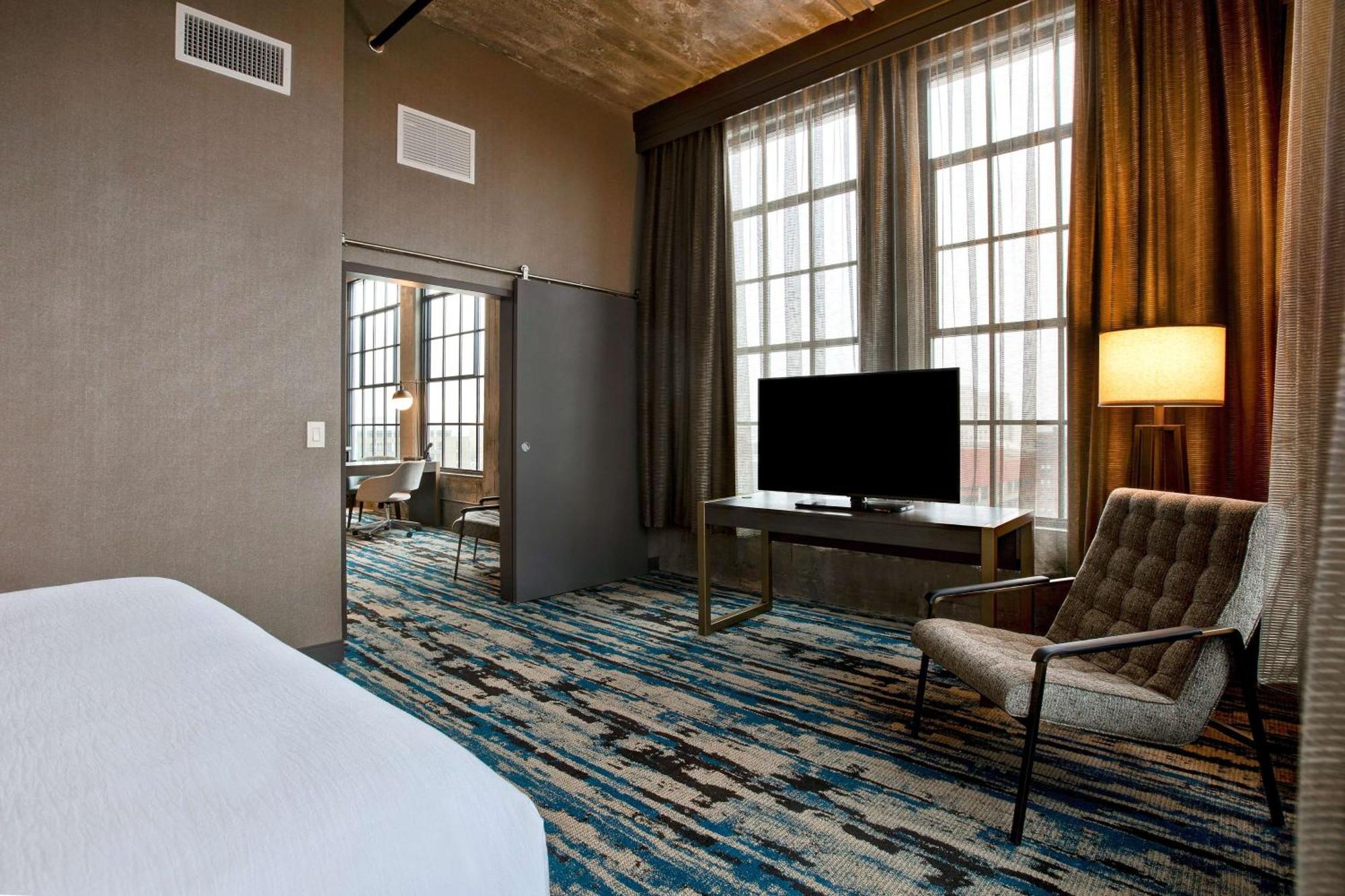 Embassy Suites By Hilton Rockford Riverfront Экстерьер фото