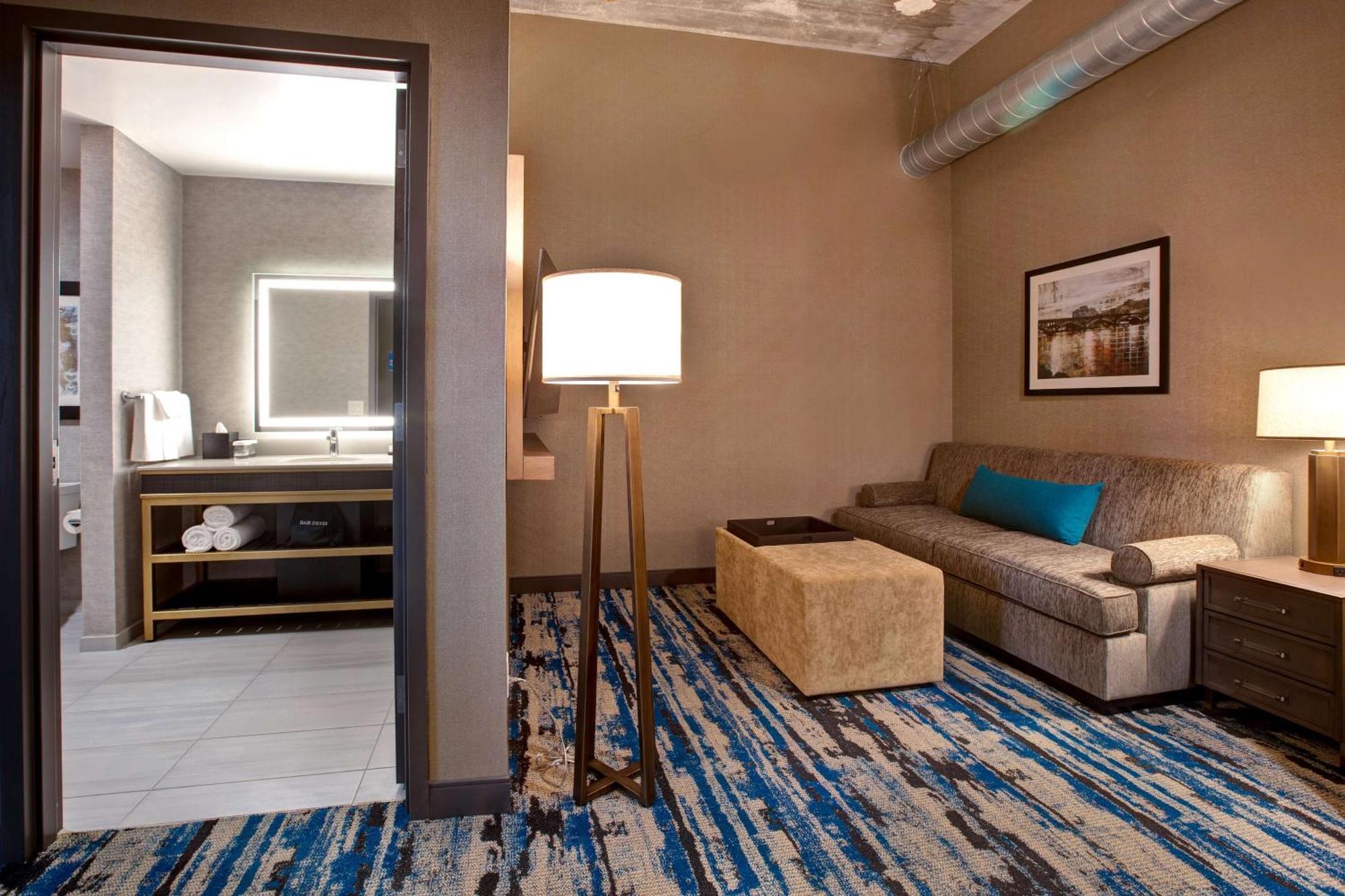 Embassy Suites By Hilton Rockford Riverfront Экстерьер фото